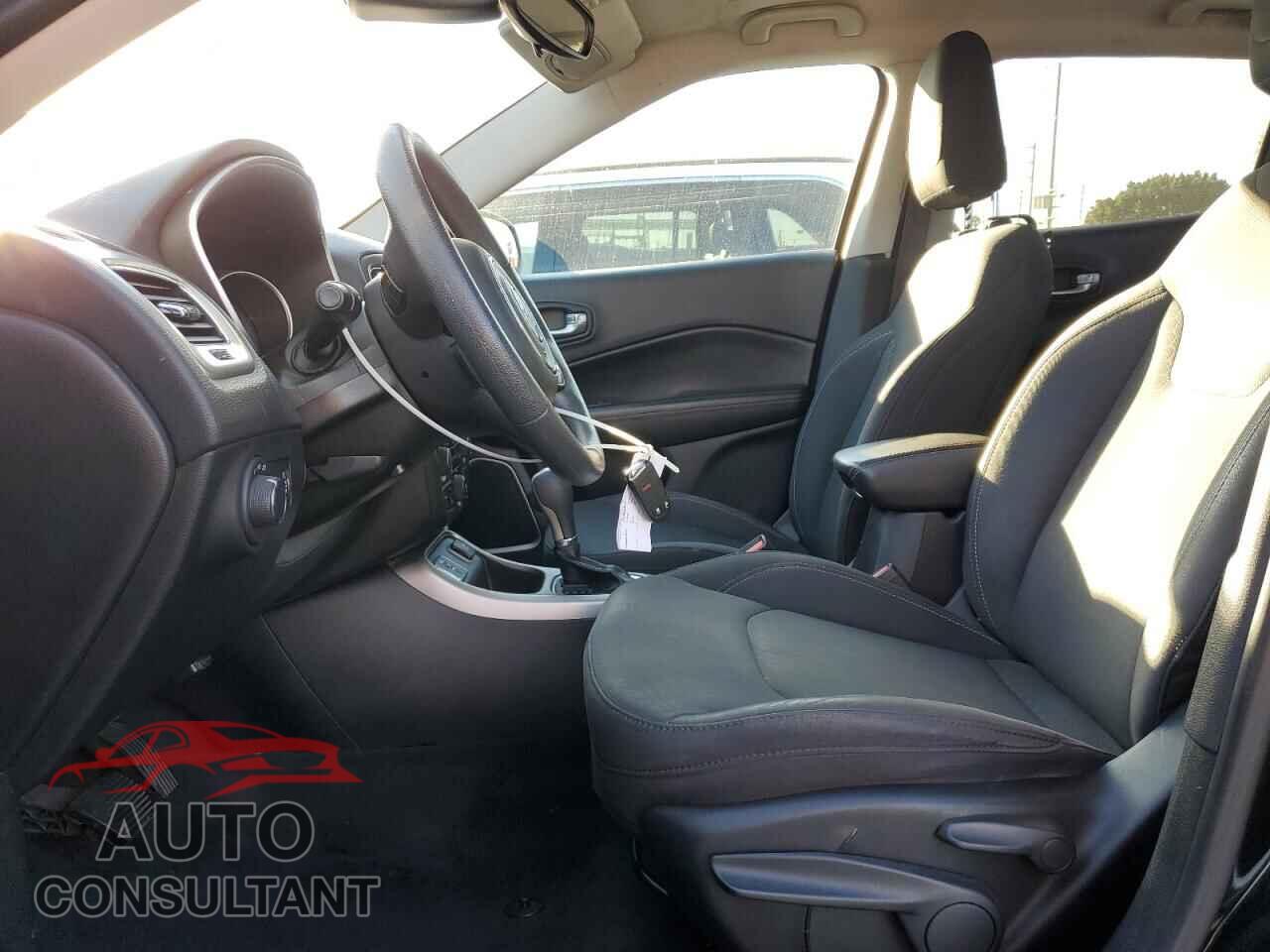 JEEP COMPASS 2018 - 3C4NJCAB1JT339357