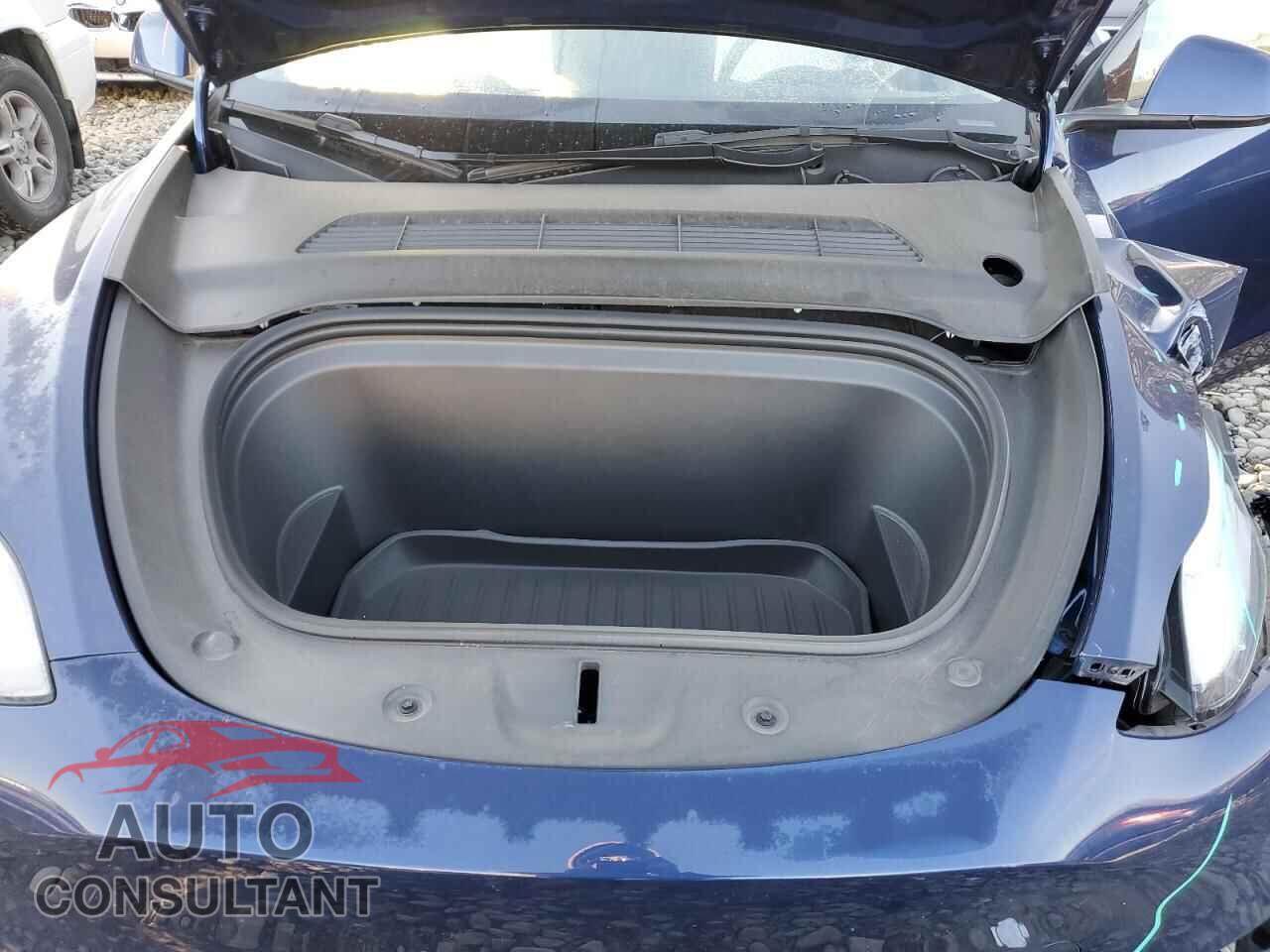 TESLA MODEL Y 2022 - 7SAYGDEE9NF417543