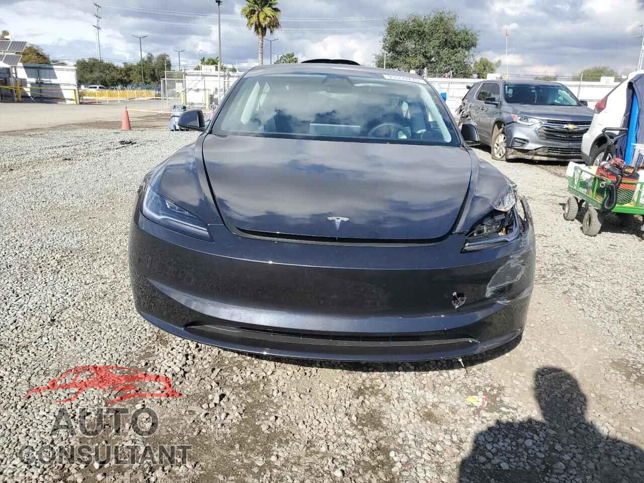 TESLA MODEL 3 2024 - 5YJ3E1EB3RF832509