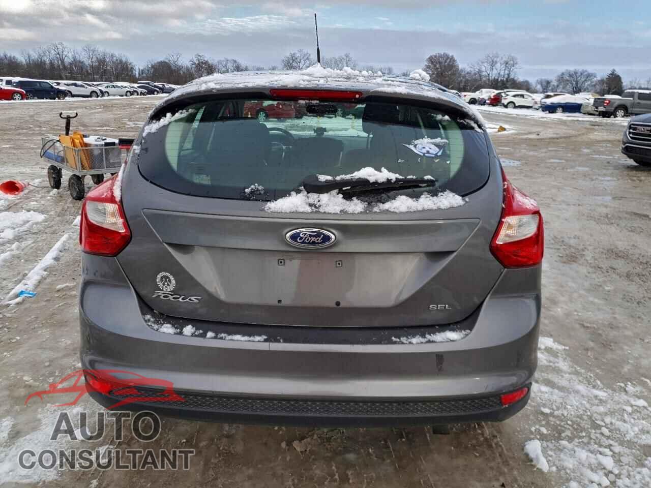 FORD FOCUS 2012 - 1FAHP3M28CL341036