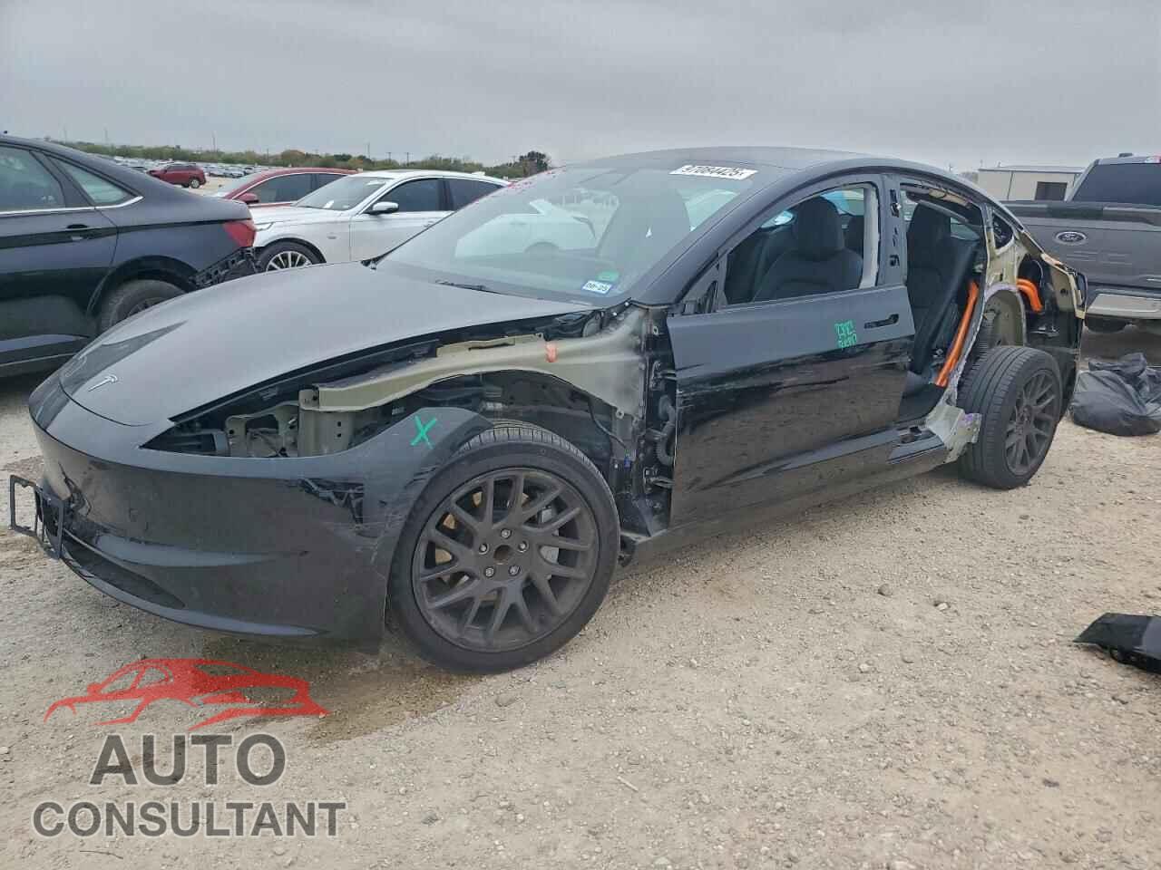 TESLA MODEL 3 2024 - 5YJ3E1EA2RF841693