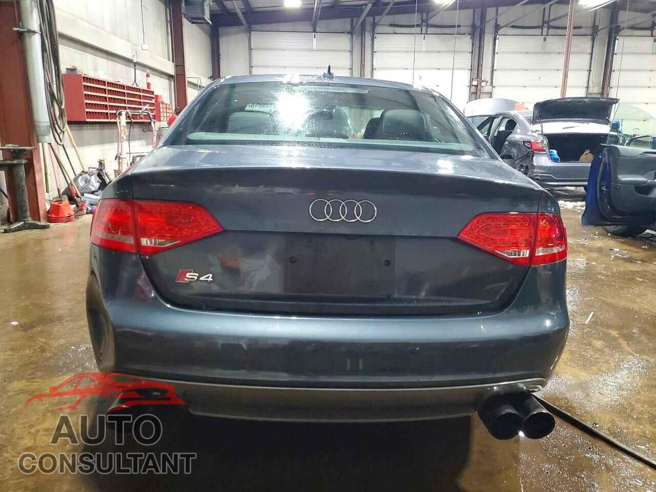 AUDI S4/RS4 2011 - WAUMGAFL8BA050093