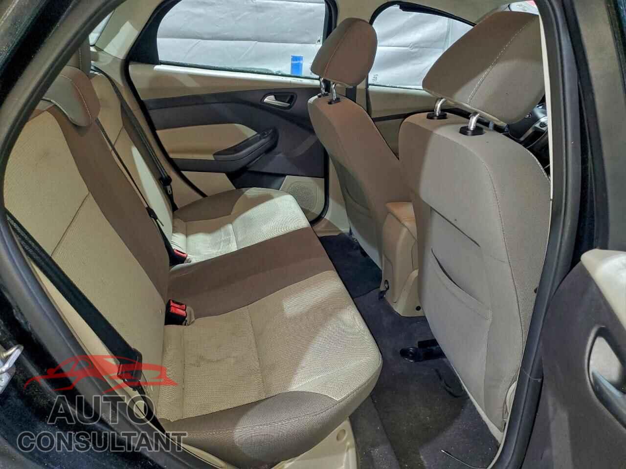 FORD FOCUS 2014 - 1FADP3F20EL215123