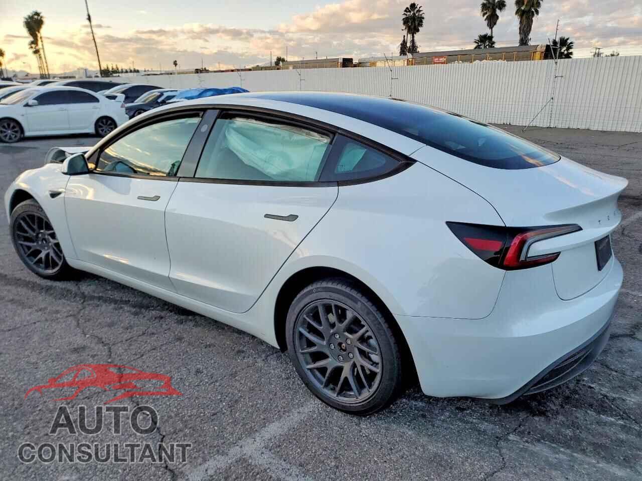 TESLA MODEL 3 2025 - 5YJ3E1EA7SF892029