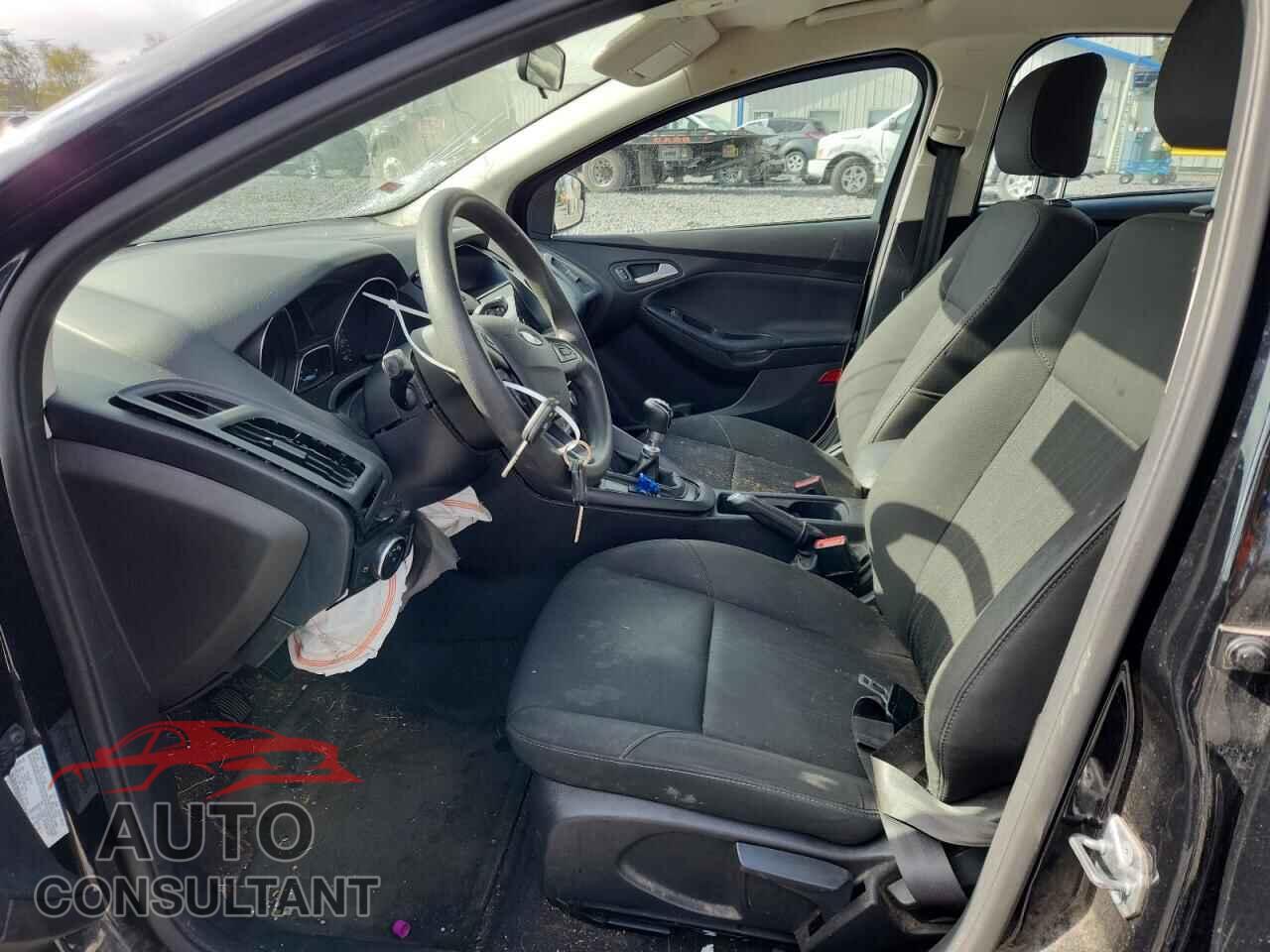 FORD FOCUS 2017 - 1FADP3FE2HL292591
