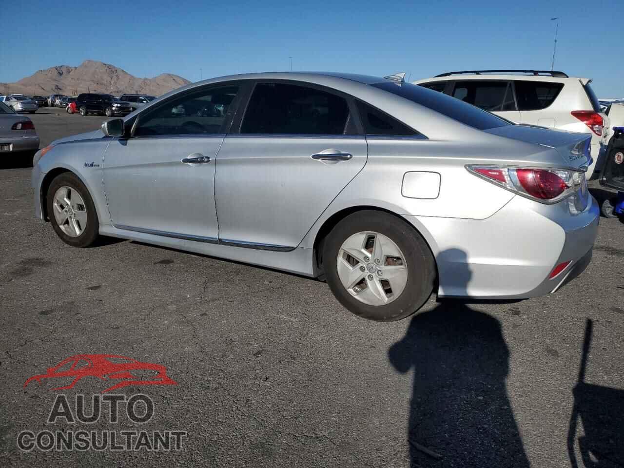 HYUNDAI SONATA 2012 - KMHEC4A46CA045248