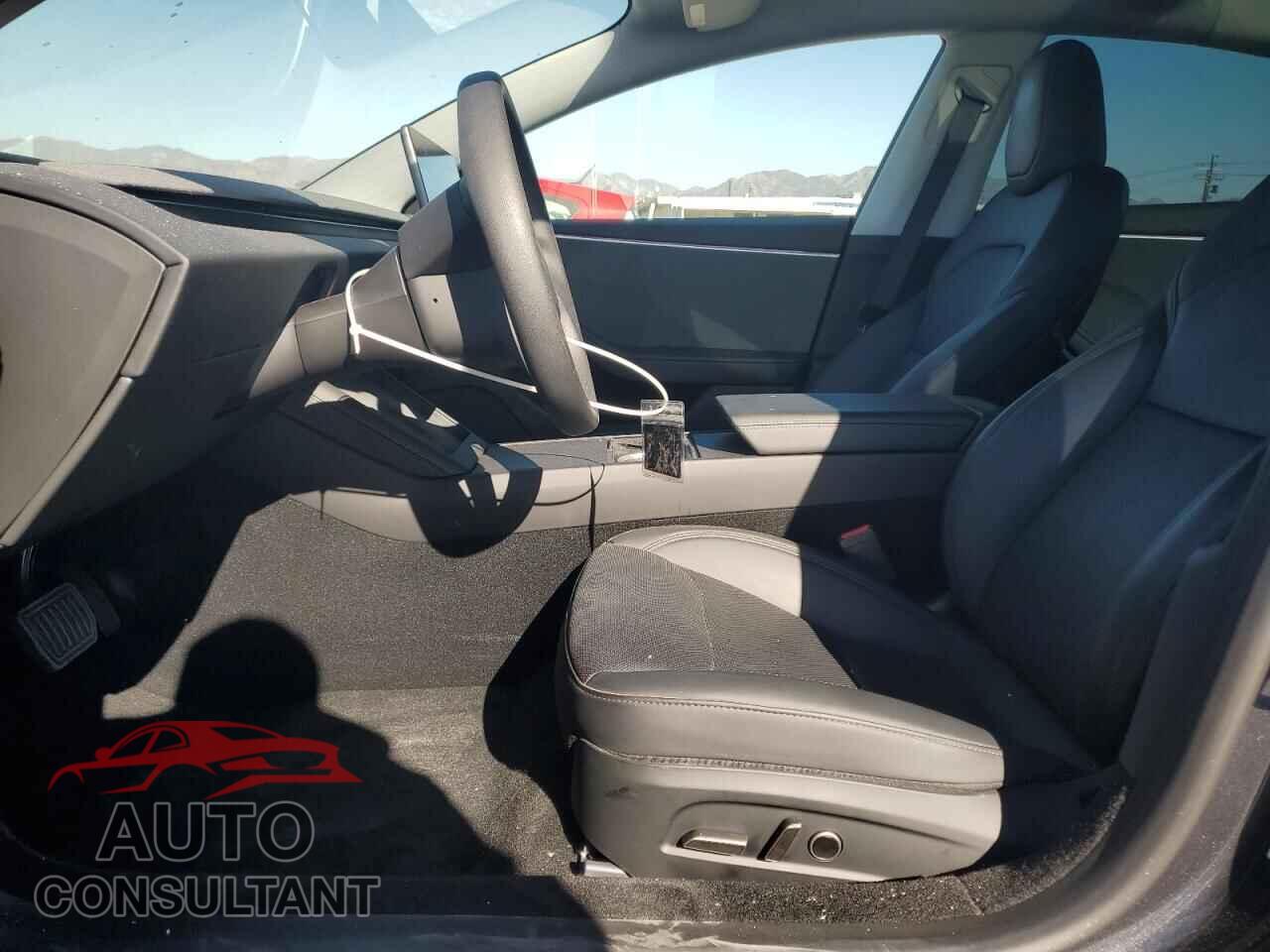 TESLA MODEL 3 2025 - 5YJ3E1EA3SF906539