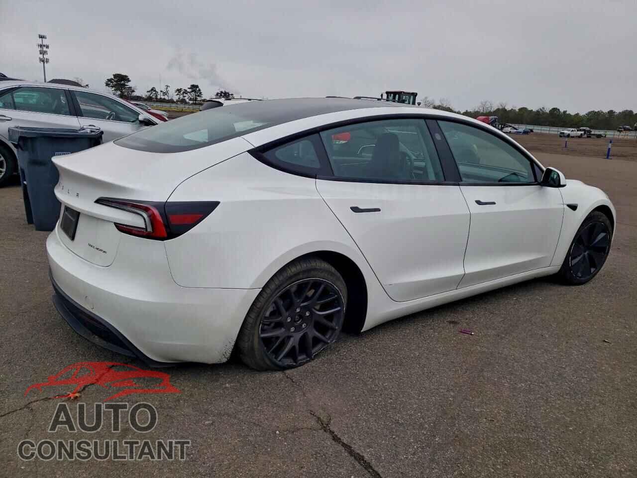TESLA MODEL 3 2024 - 5YJ3E1EB9RF772297