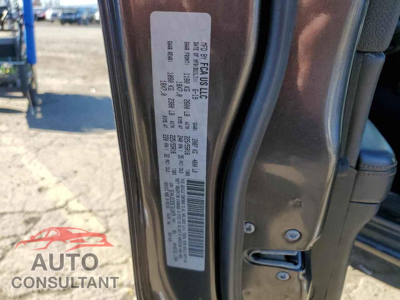 JEEP COMPASS 2019 - 3C4NJDCB3KT812079