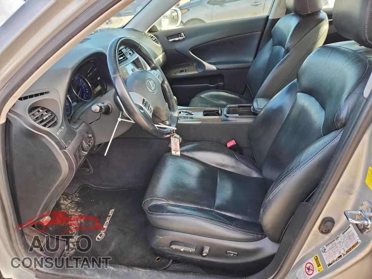 LEXUS IS 2011 - JTHBF5C29B5143325