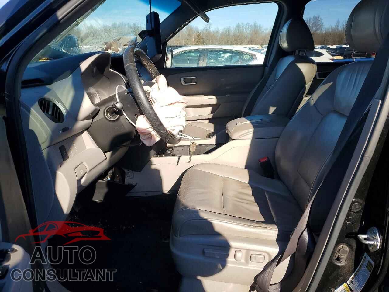 HONDA PILOT 2011 - 5FNYF4H65BB034523
