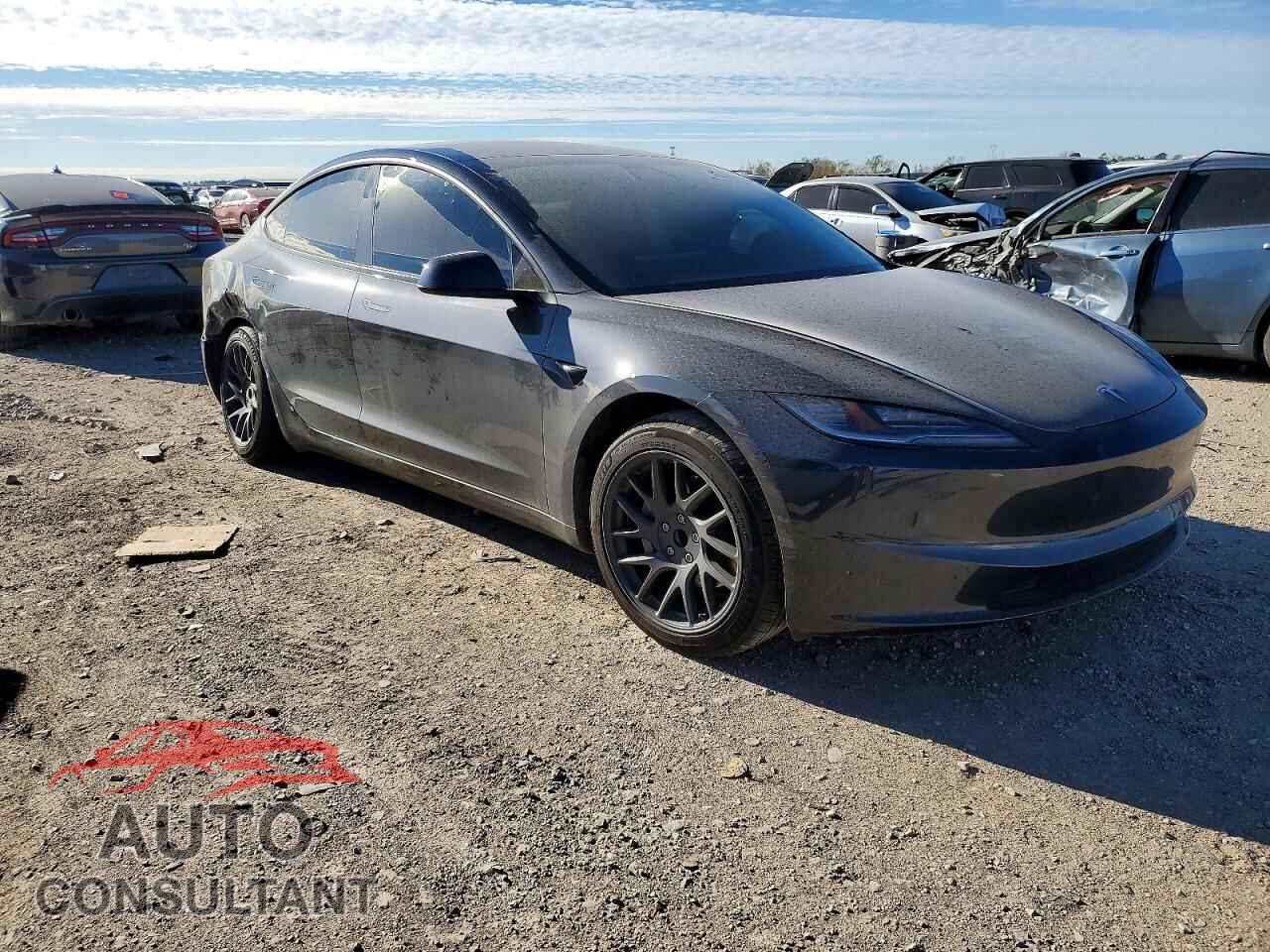 TESLA MODEL 3 2025 - 5YJ3E1EA5SF040830