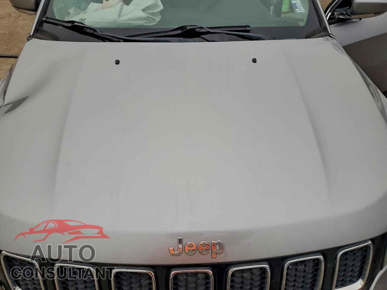 JEEP COMPASS 2018 - 3C4NJCCB2JT358027