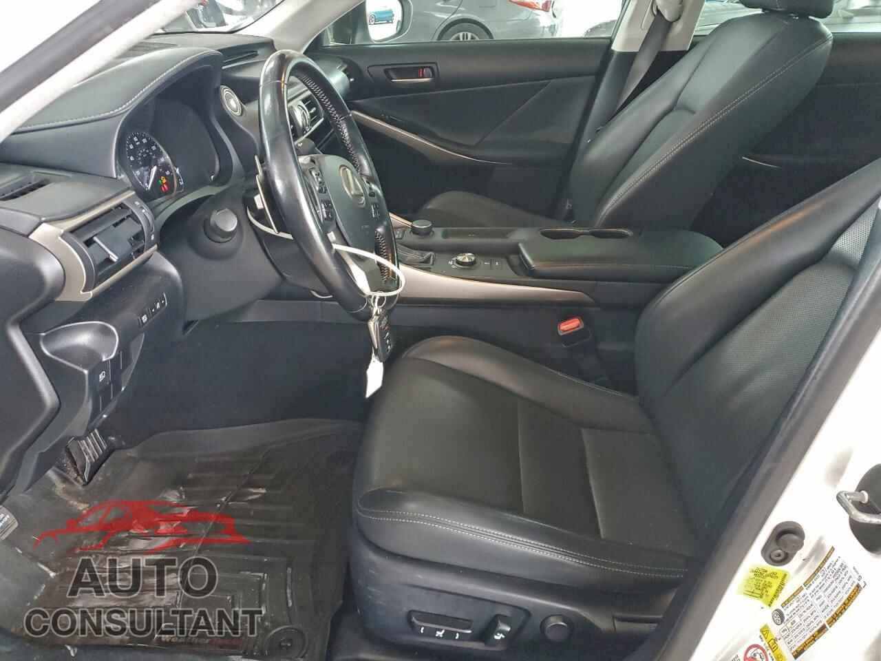 LEXUS IS 2017 - JTHBA1D2XH5057701