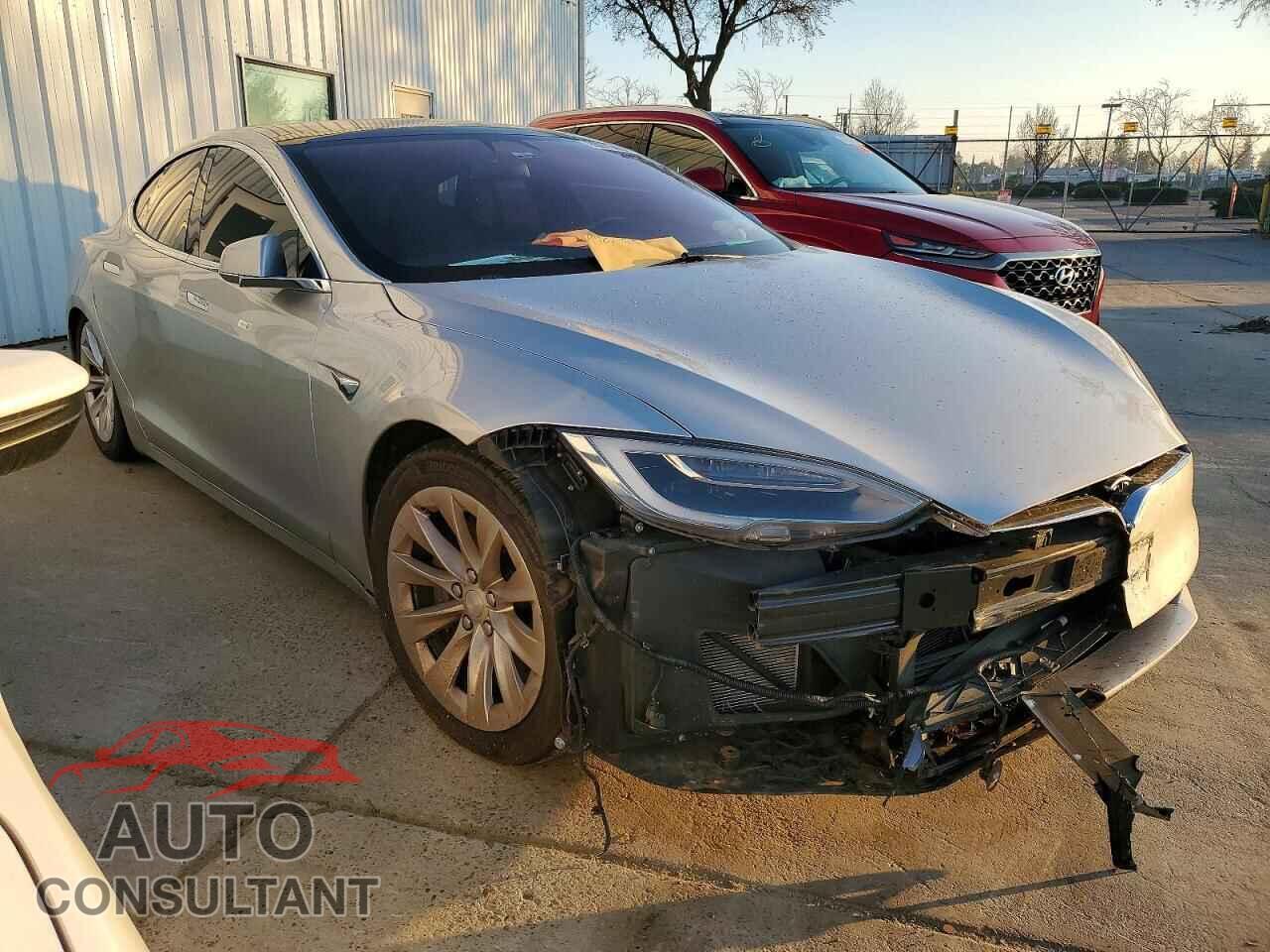 TESLA MODEL S 2018 - 5YJSA1E26JF278457