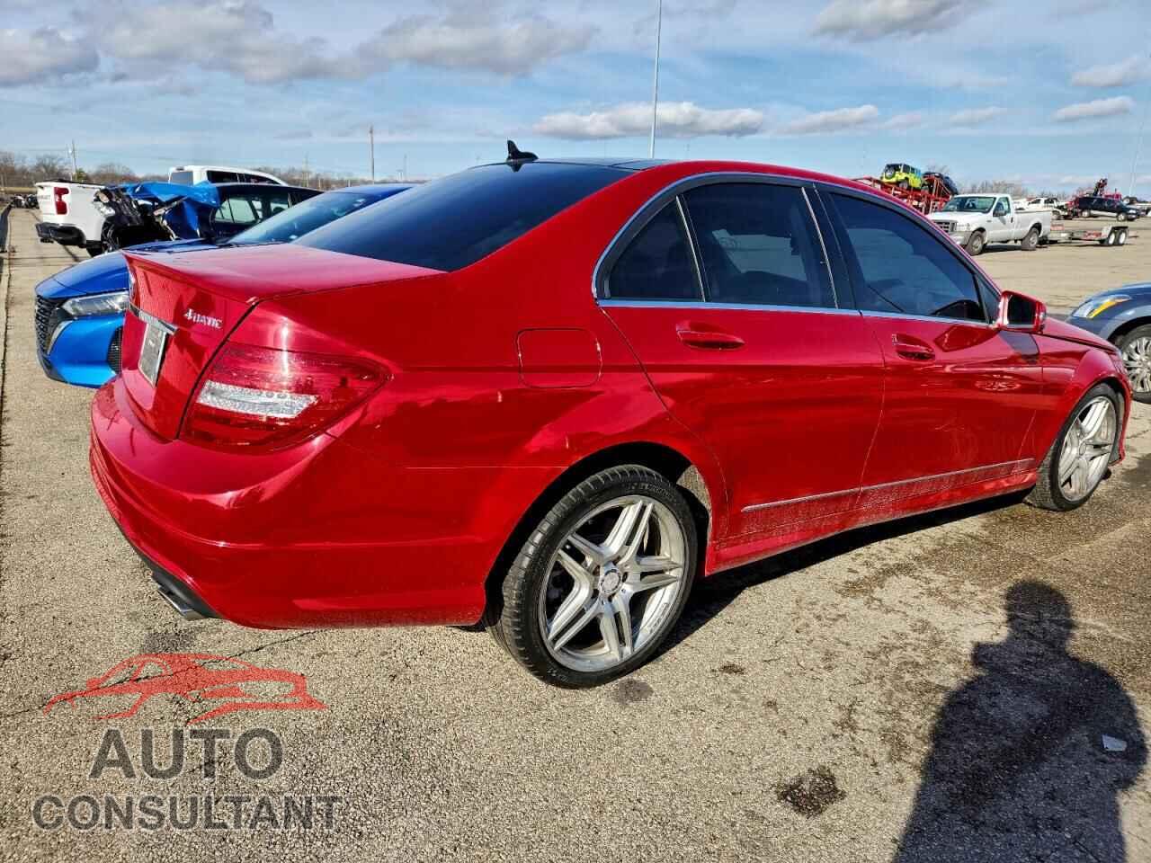 MERCEDES-BENZ C-CLASS 2012 - WDDGF8BB8CA724811