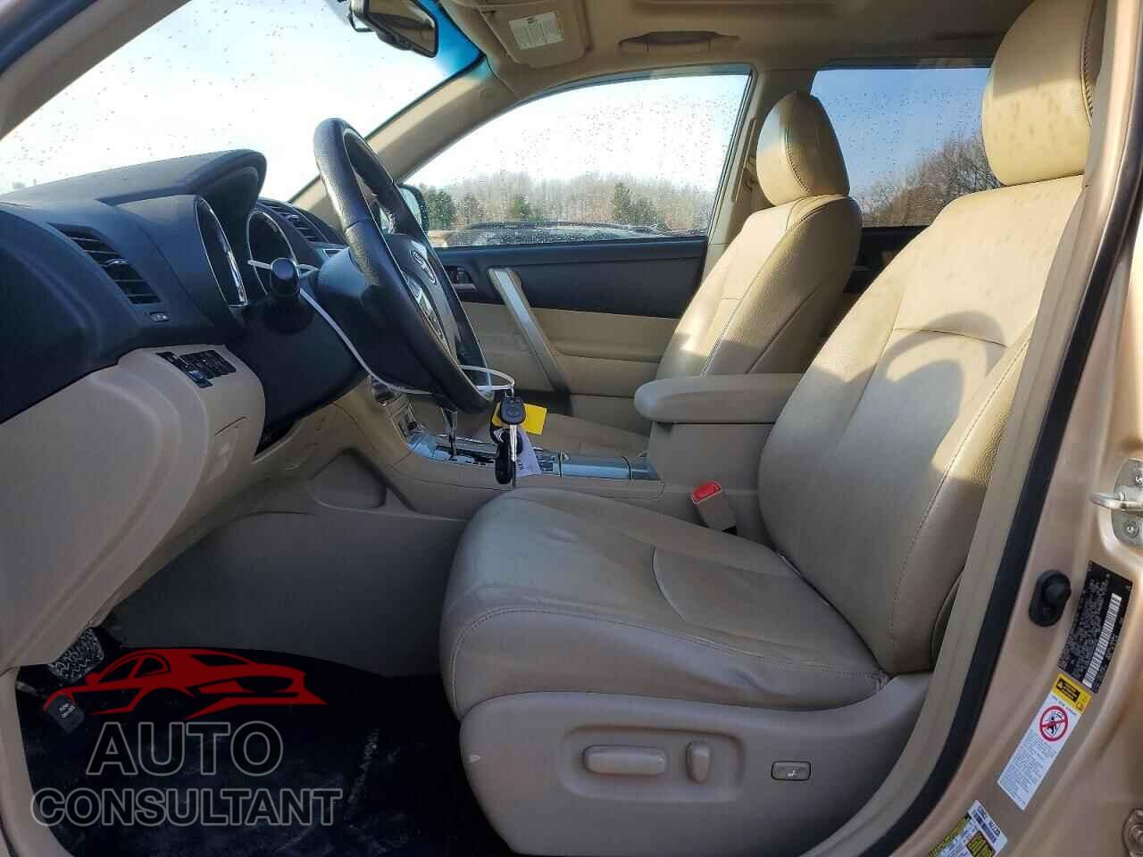 TOYOTA HIGHLANDER 2013 - 5TDBK3EH0DS246830