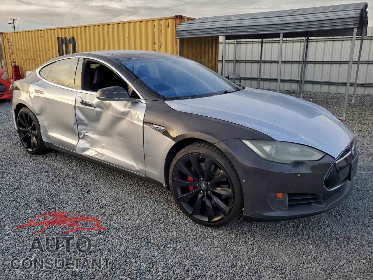 TESLA MODEL S 2015 - 5YJSA1H1XFFP77949