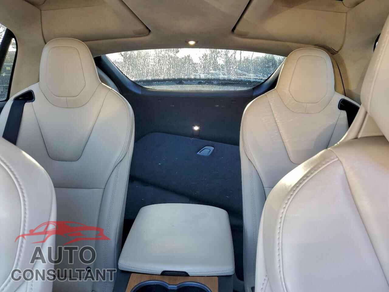 TESLA MODEL X 2018 - 5YJXCBE21JF133753