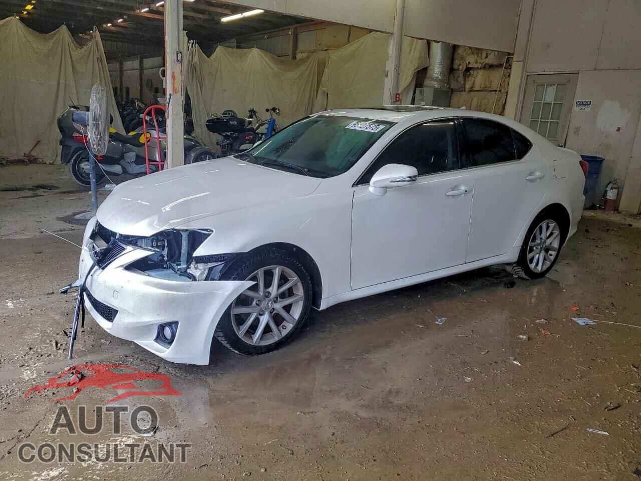 LEXUS IS 2012 - JTHCF5C24C5055322
