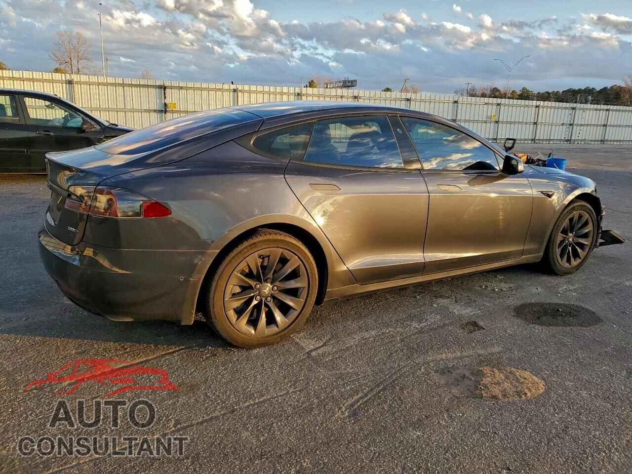 TESLA MODEL S 2018 - 5YJSA1E20JF272475