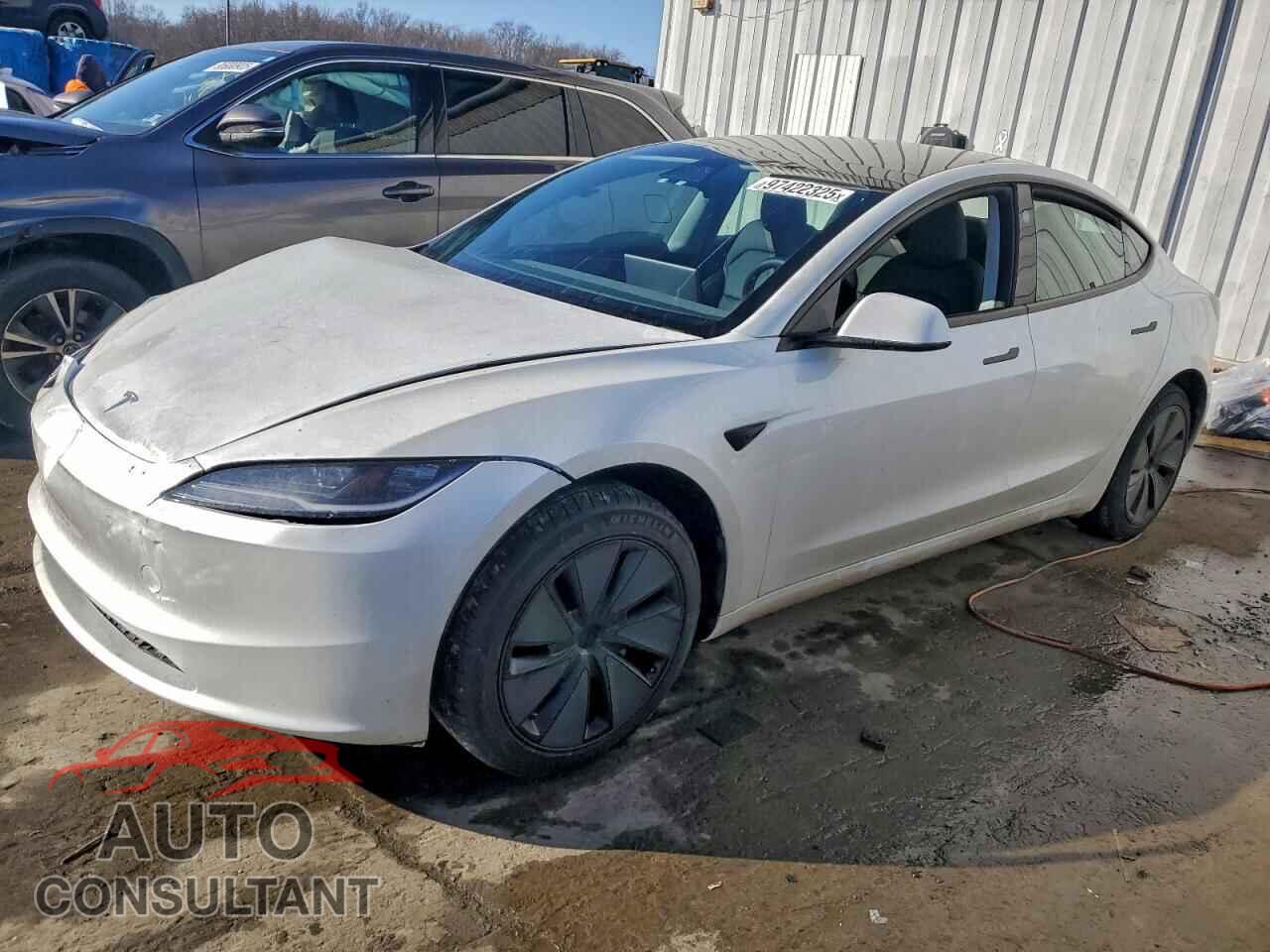 TESLA MODEL 3 2025 - 5YJ3E1EA8SF031376