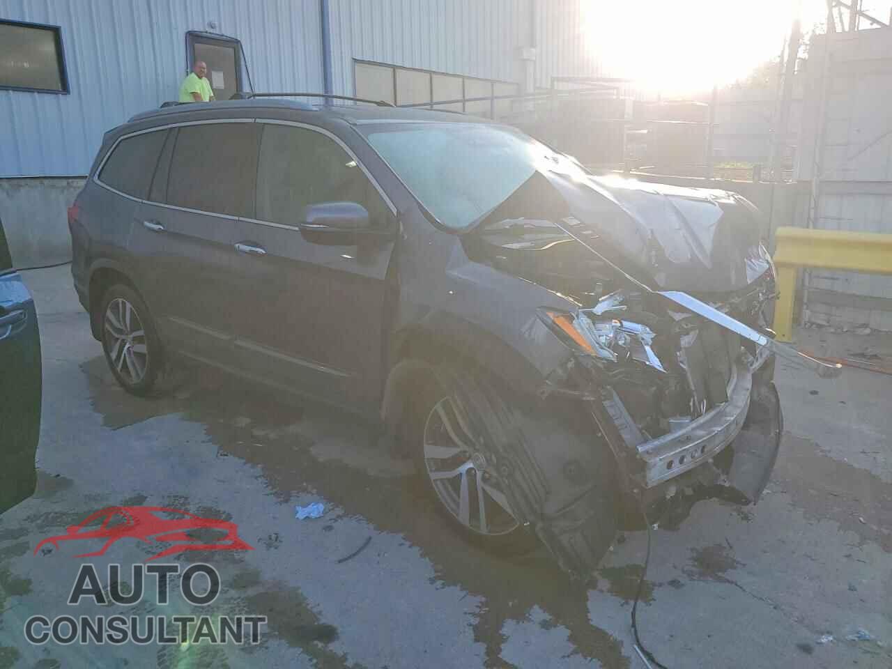HONDA PILOT 2017 - 5FNYF6H02HB028355