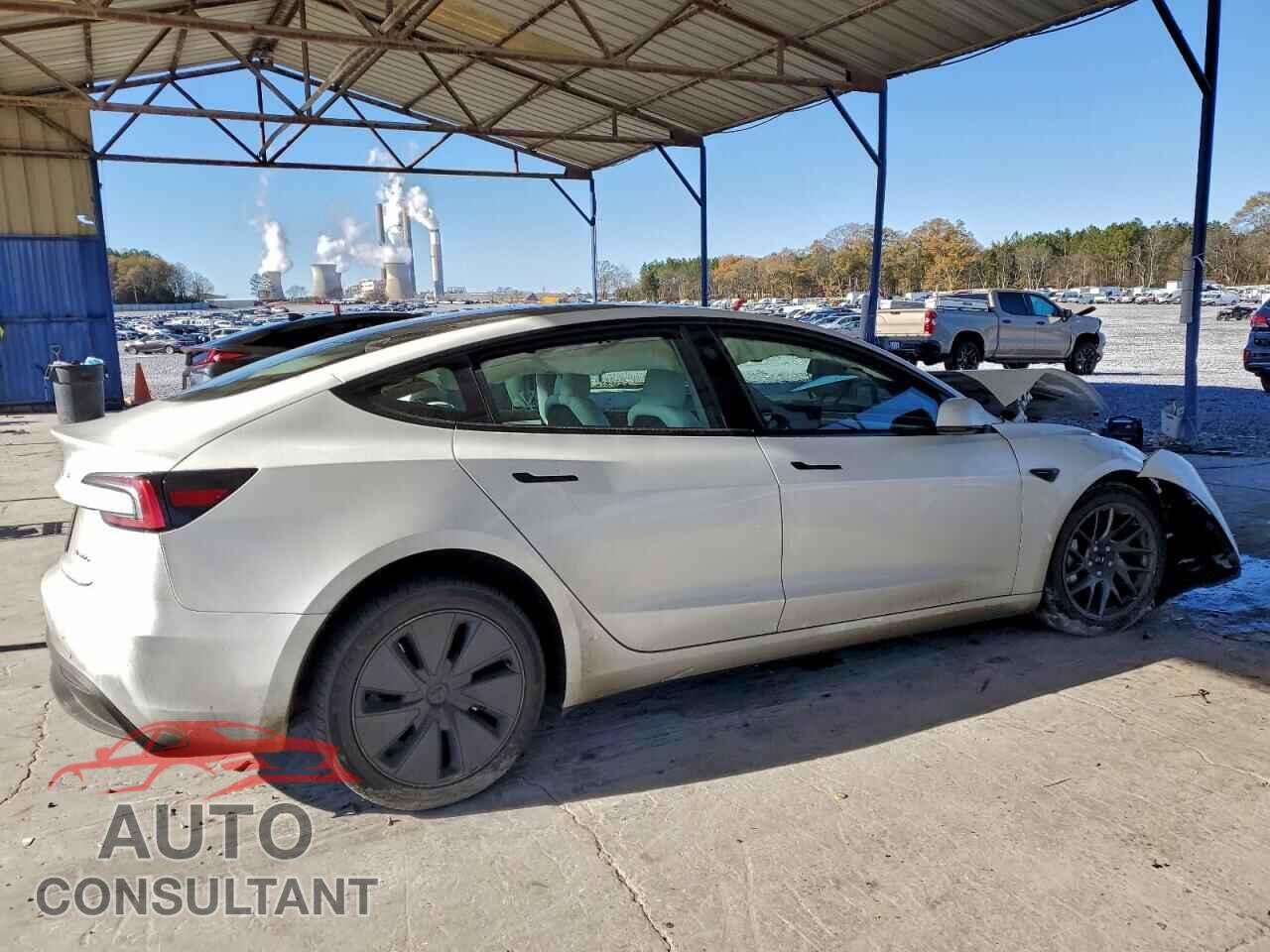 TESLA MODEL 3 2025 - 5YJ3E1EB2SF921817