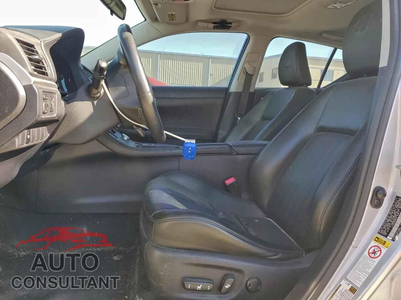 LEXUS CT 200 2013 - JTHKD5BH5D2138512