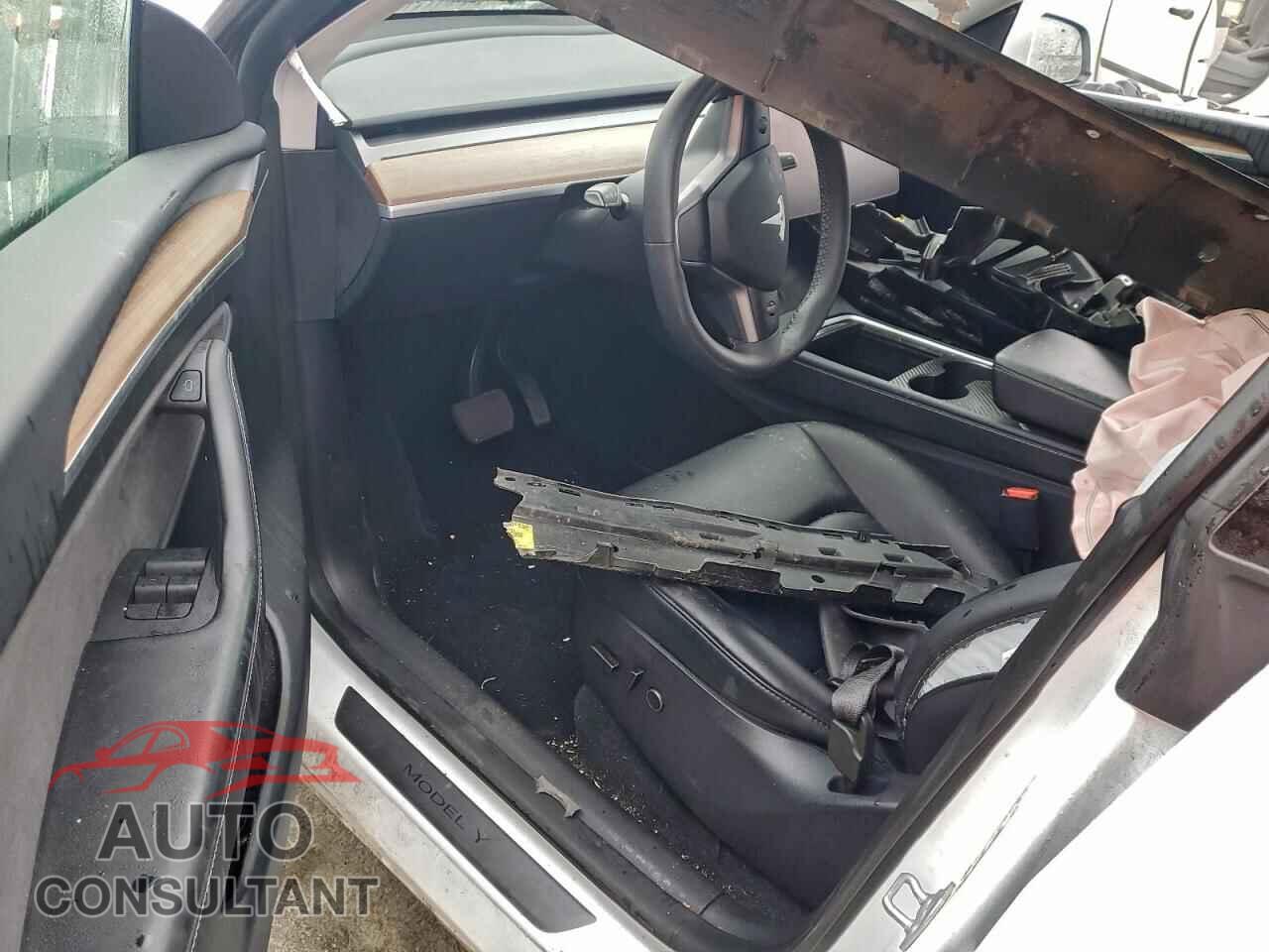 TESLA MODEL Y 2024 - 7SAYGDED9RF110760