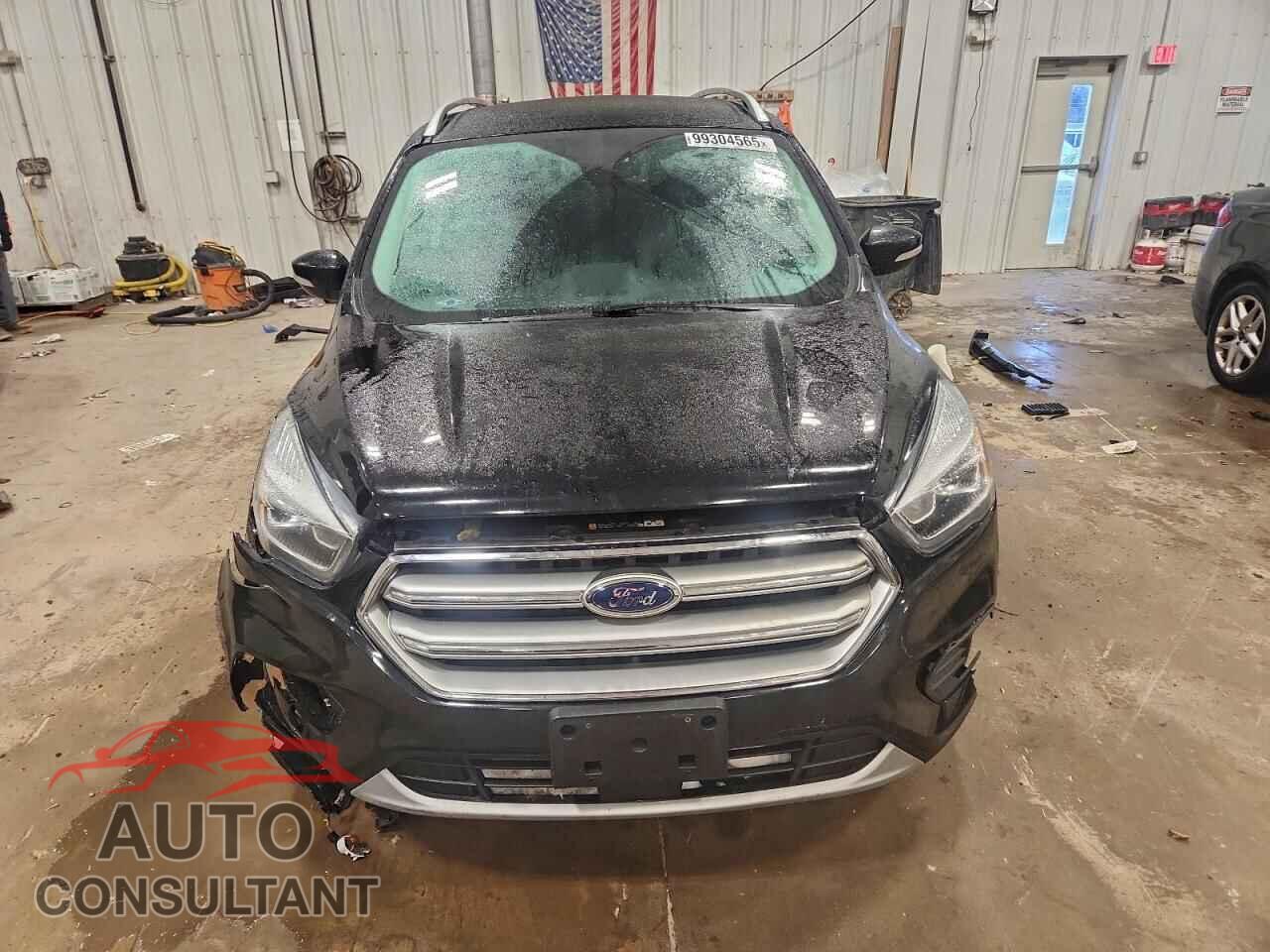 FORD ESCAPE 2017 - 1FMCU9J97HUB75445