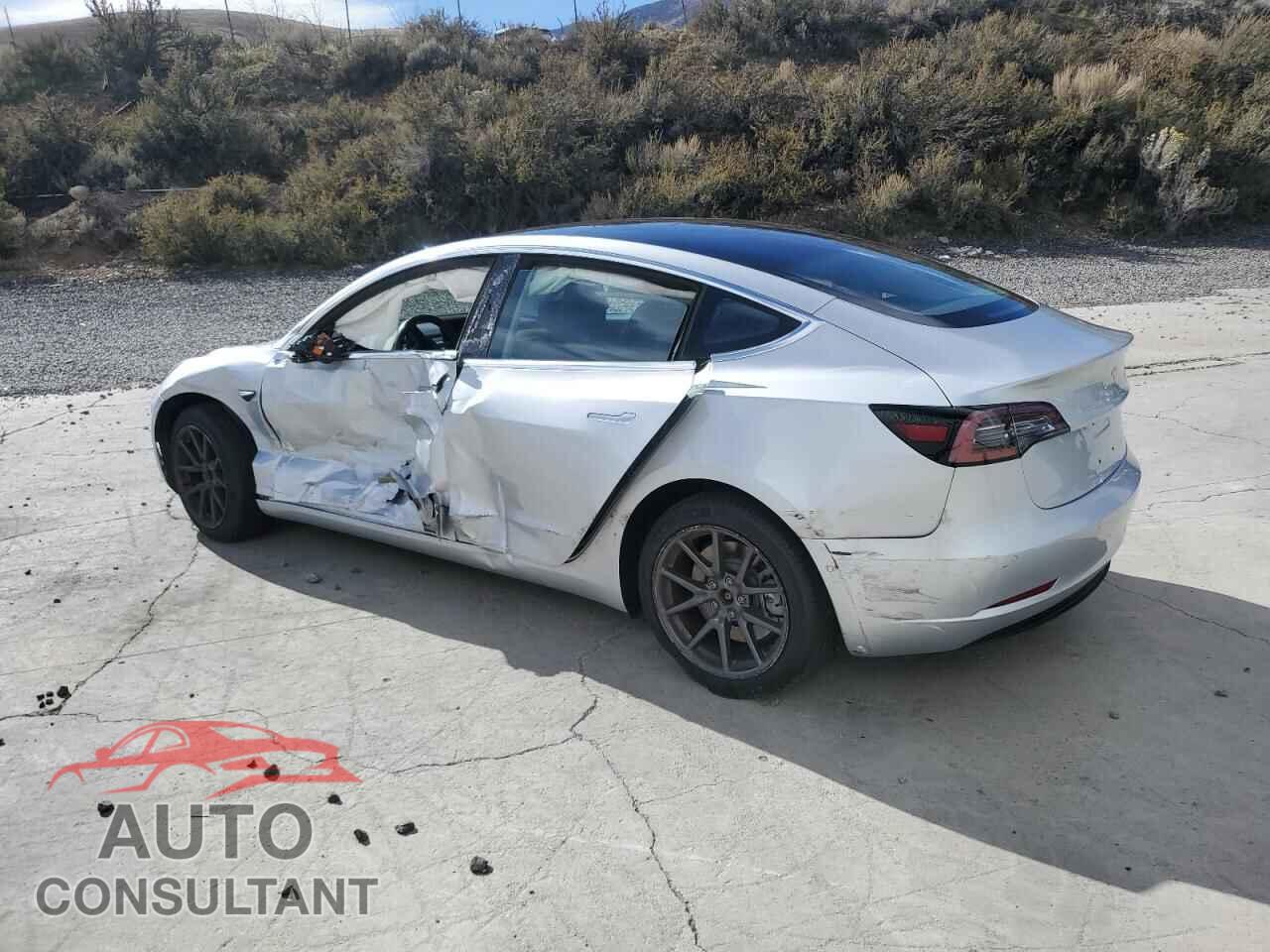 TESLA MODEL 3 2018 - 5YJ3E1EA8JF010381