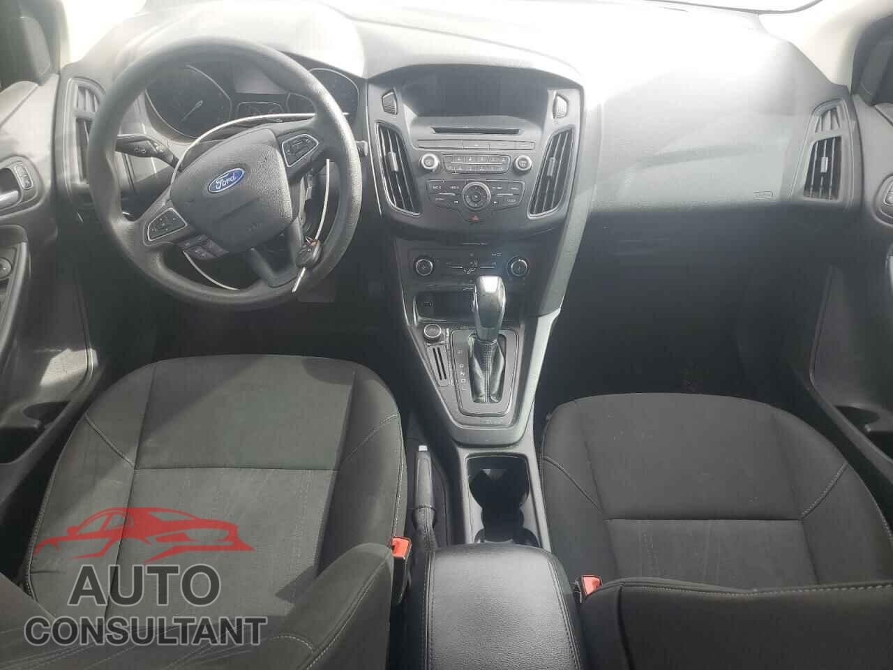 FORD FOCUS 2015 - 1FADP3F2XFL211503