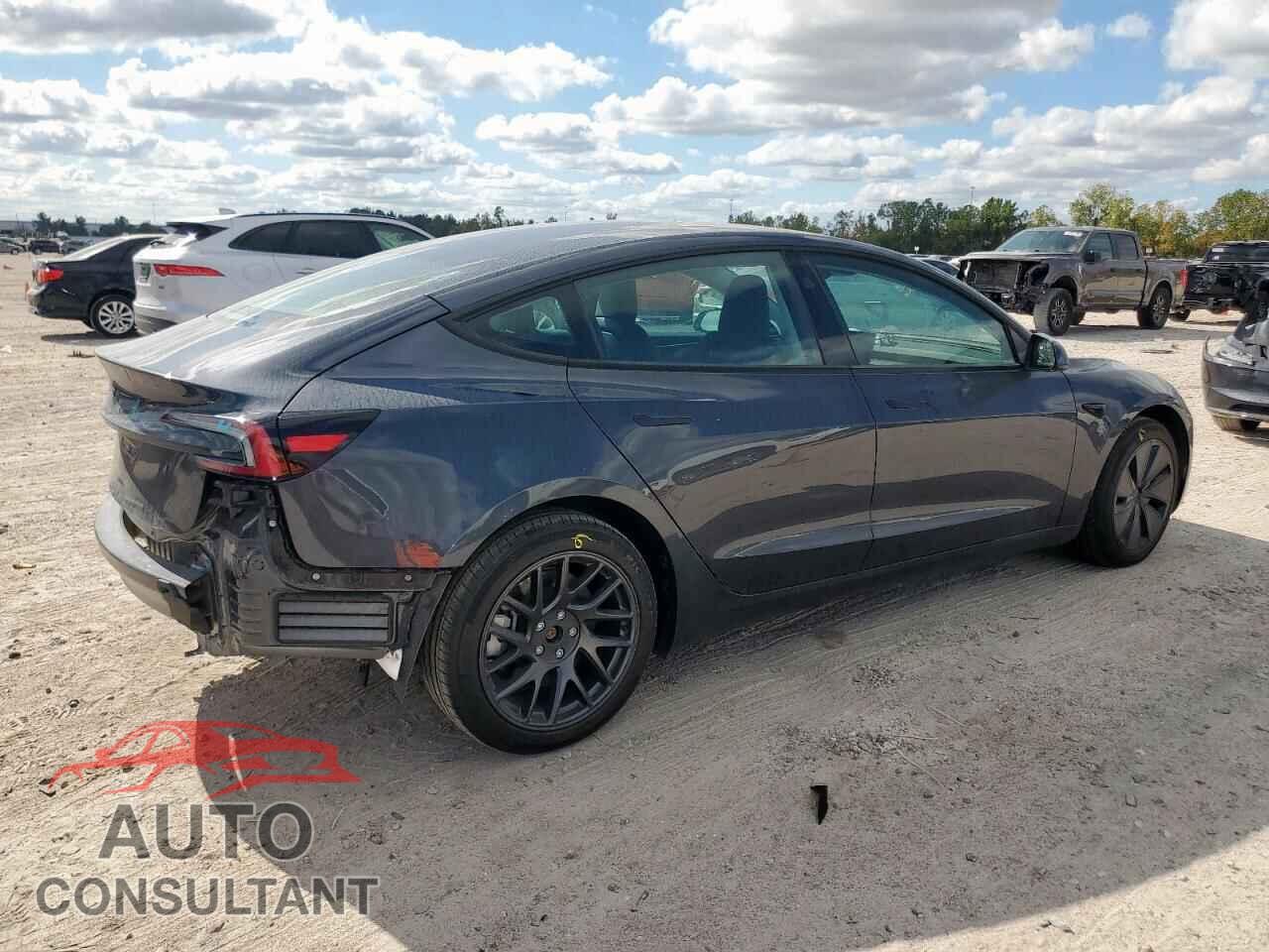 TESLA MODEL 3 2025 - 5YJ3E1EAXSF995686