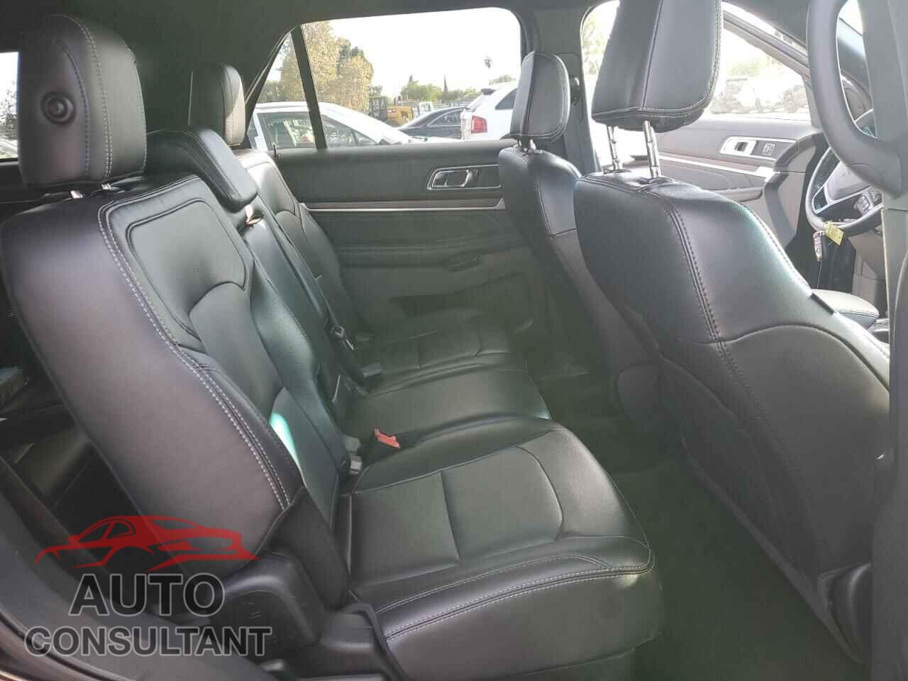 FORD EXPLORER 2018 - 1FM5K7F85JGB11038