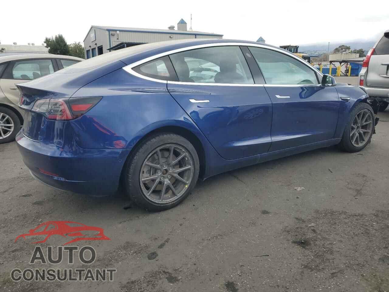 TESLA MODEL 3 2018 - 5YJ3E1EA9JF045009