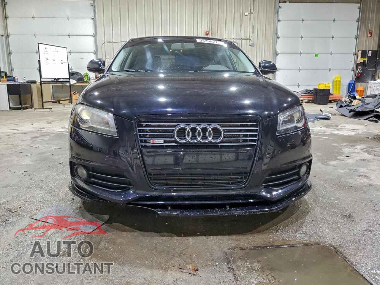 AUDI A3 2010 - WAUMFAFM5AA028093
