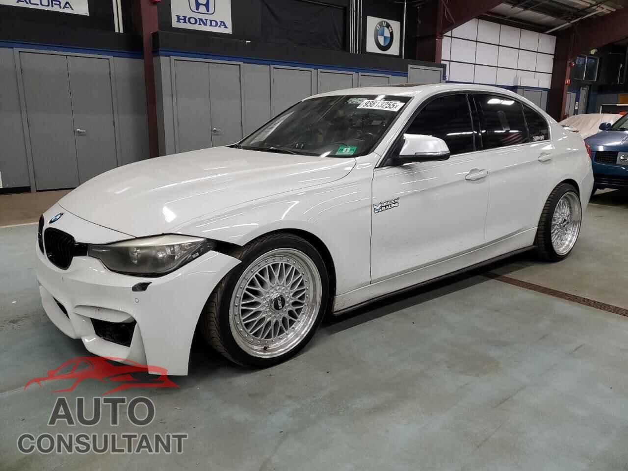 BMW 3 SERIES 2015 - WBA3B3C52FF548827