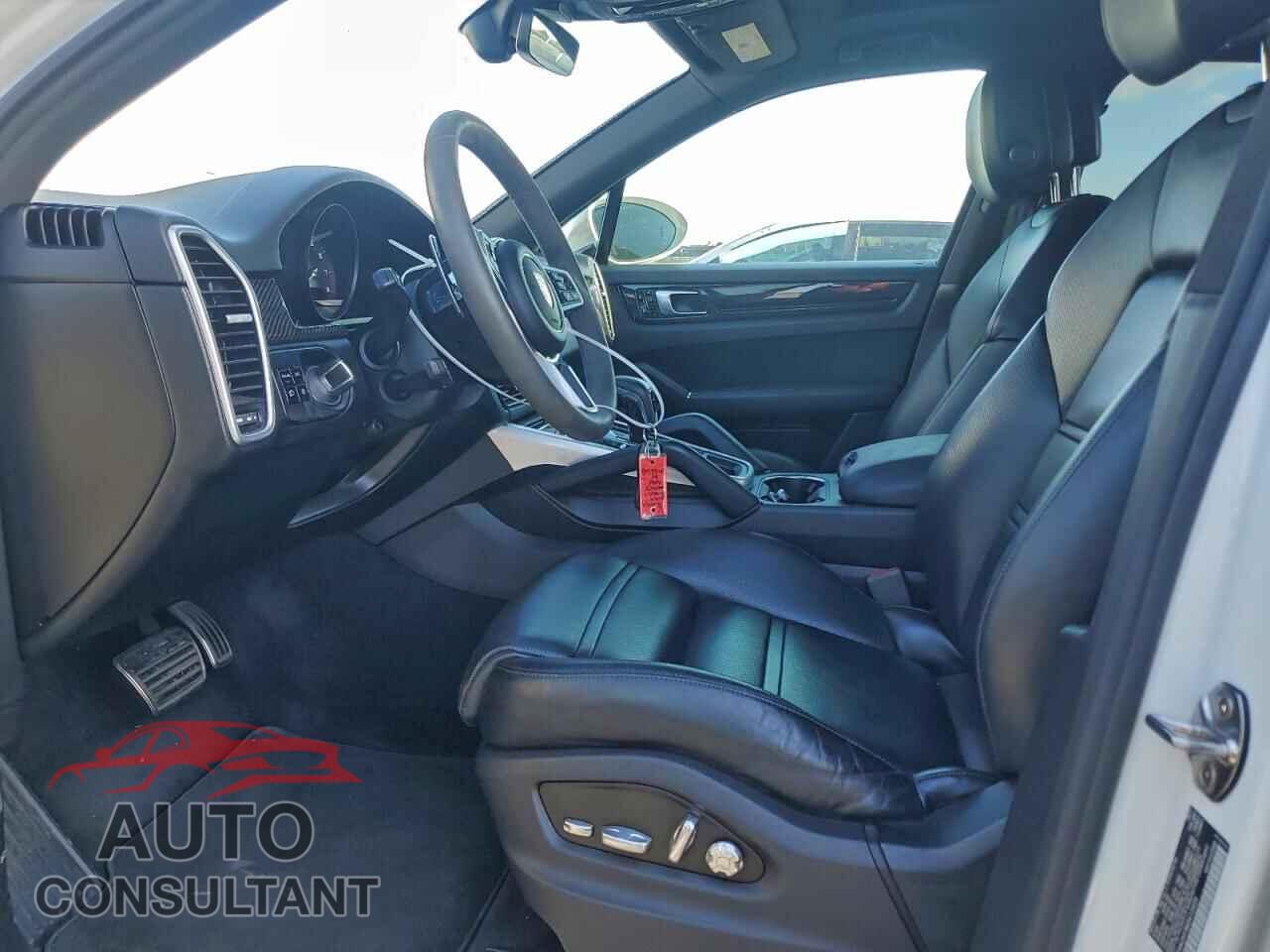 PORSCHE CAYENNE 2019 - WP1AA2AY3KDA12929