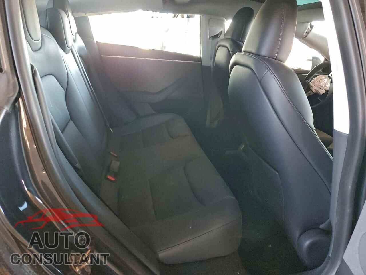 TESLA MODEL 3 2024 - 5YJ3E1EA7RF782348
