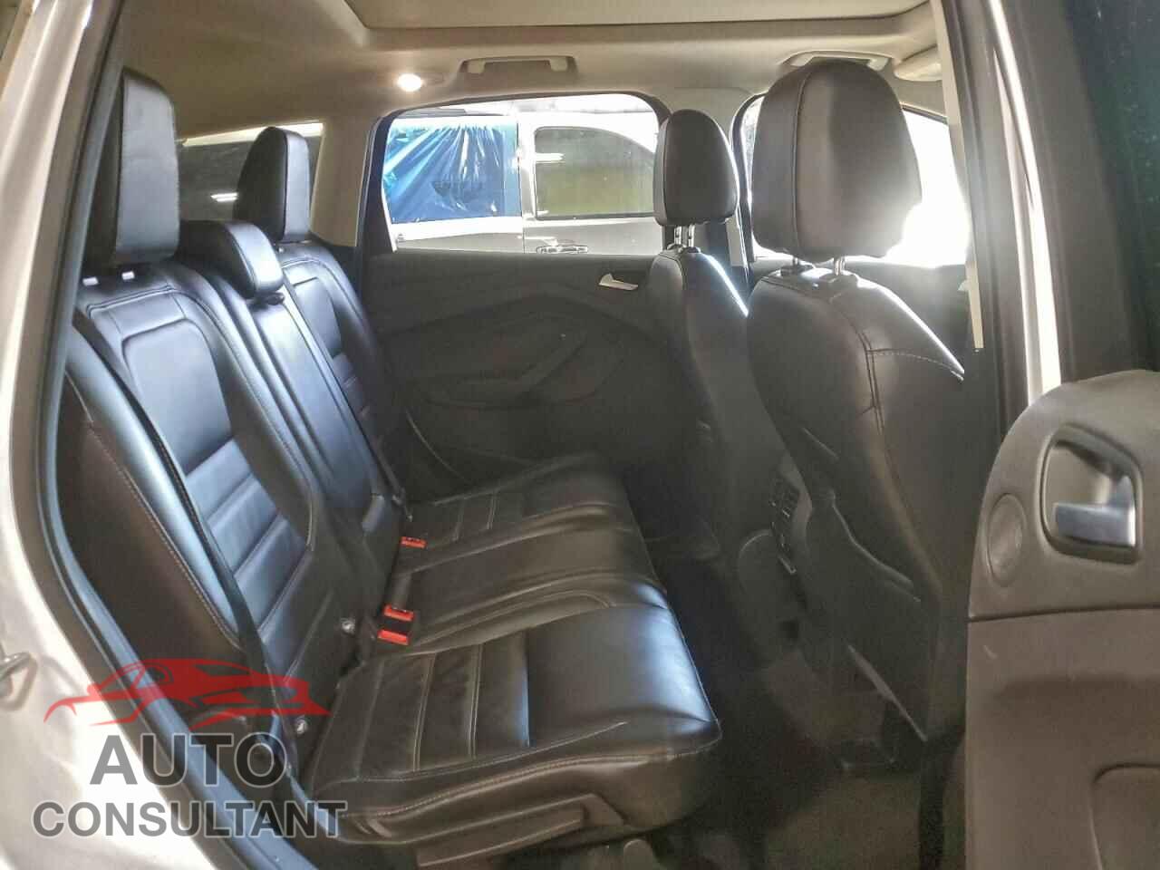 FORD ESCAPE 2017 - 1FMCU9GD7HUE82979