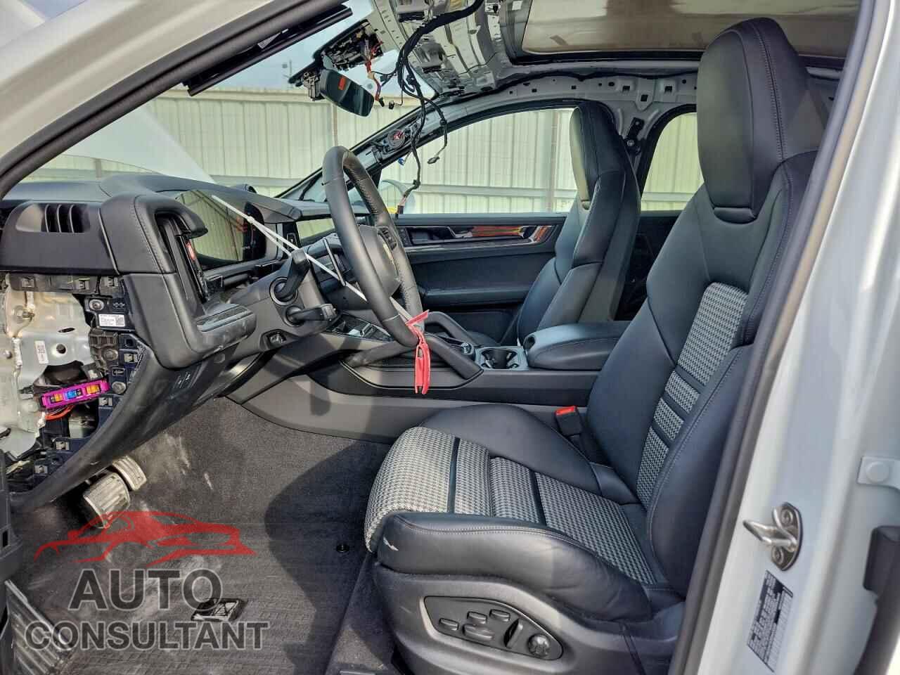 PORSCHE CAYENNE 2025 - WP1BG2AY5SDA43330