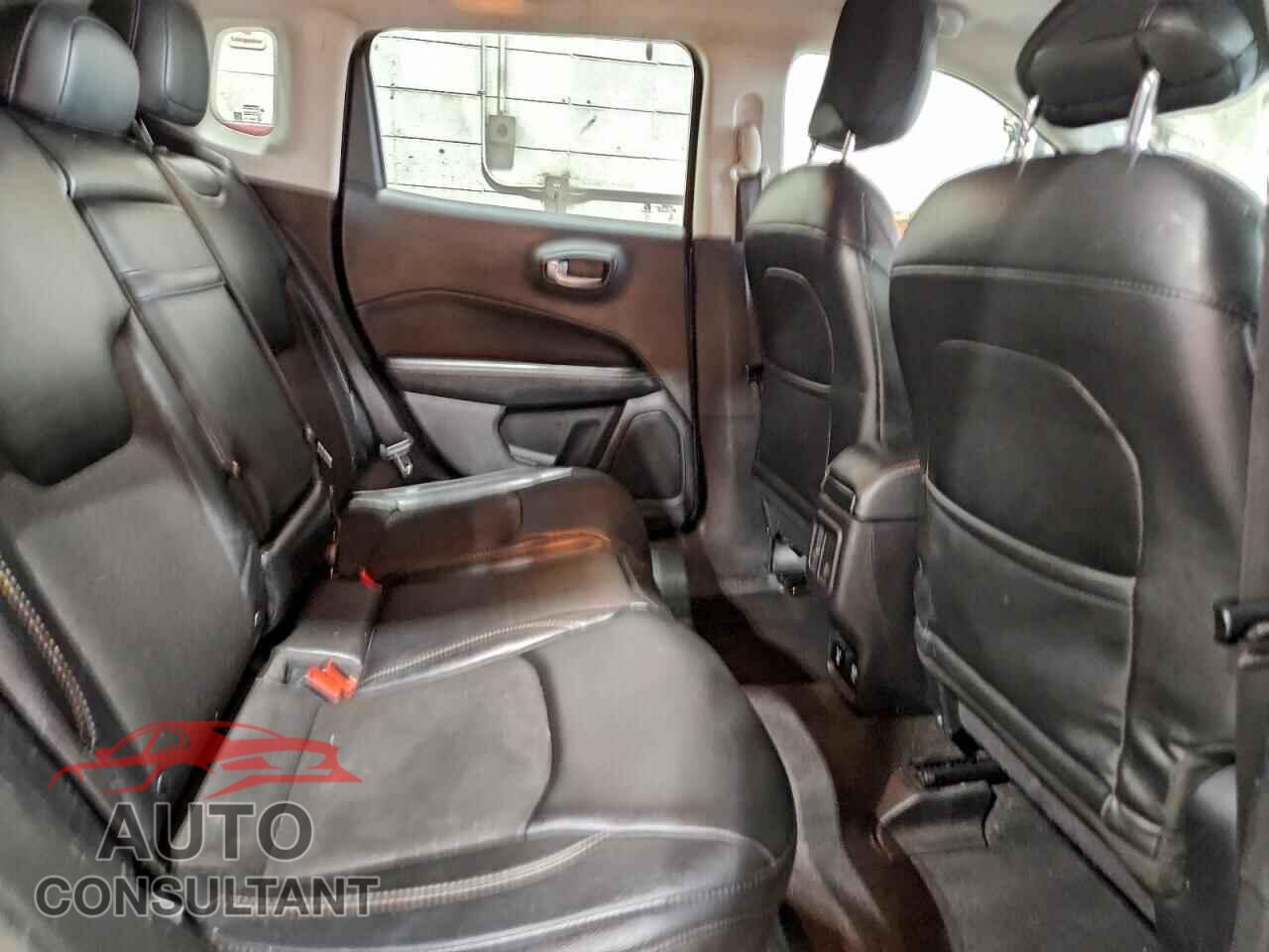 JEEP COMPASS 2018 - 3C4NJDBB0JT423285