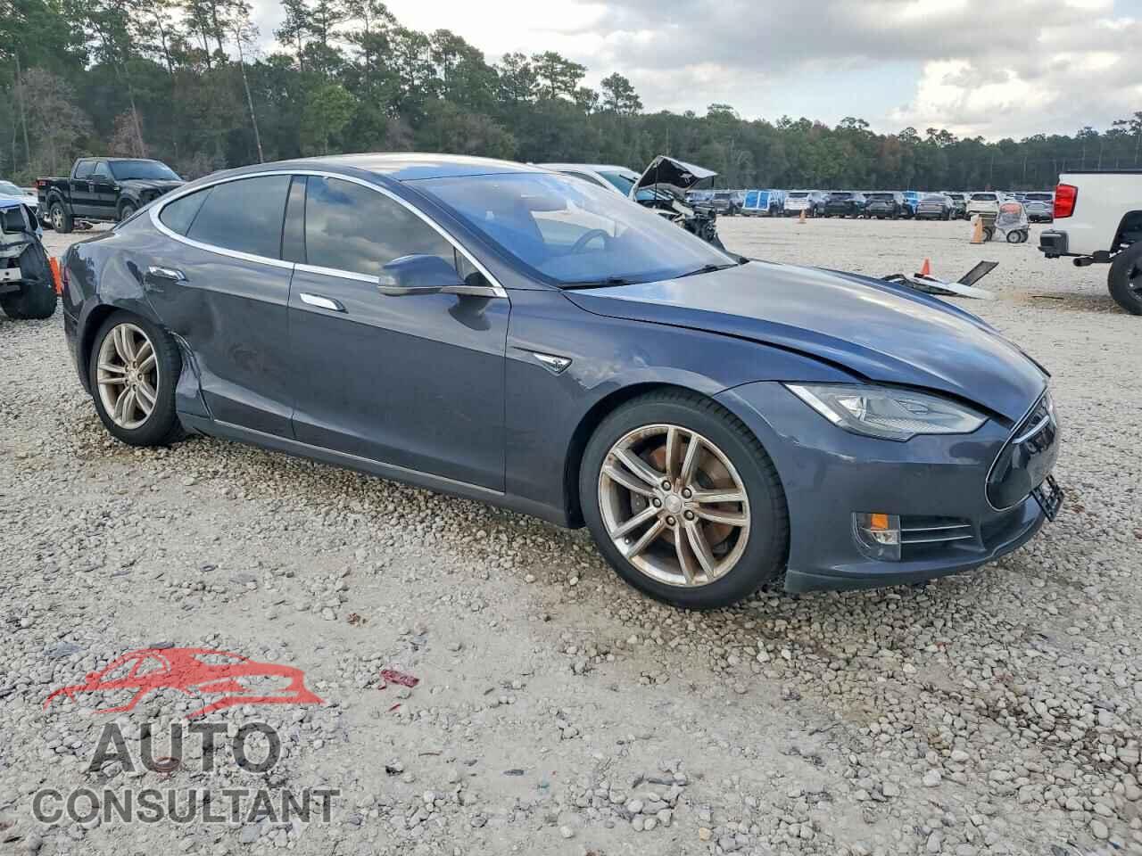 TESLA MODEL S 2015 - 5YJSA1S27FF086895