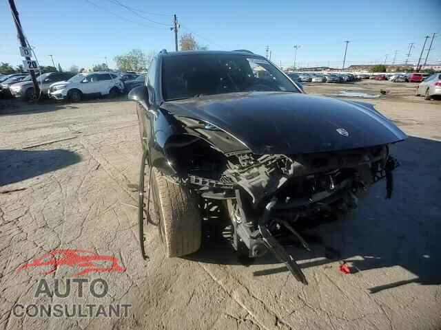PORSCHE CAYENNE 2017 - WP1AA2A20HKA89371