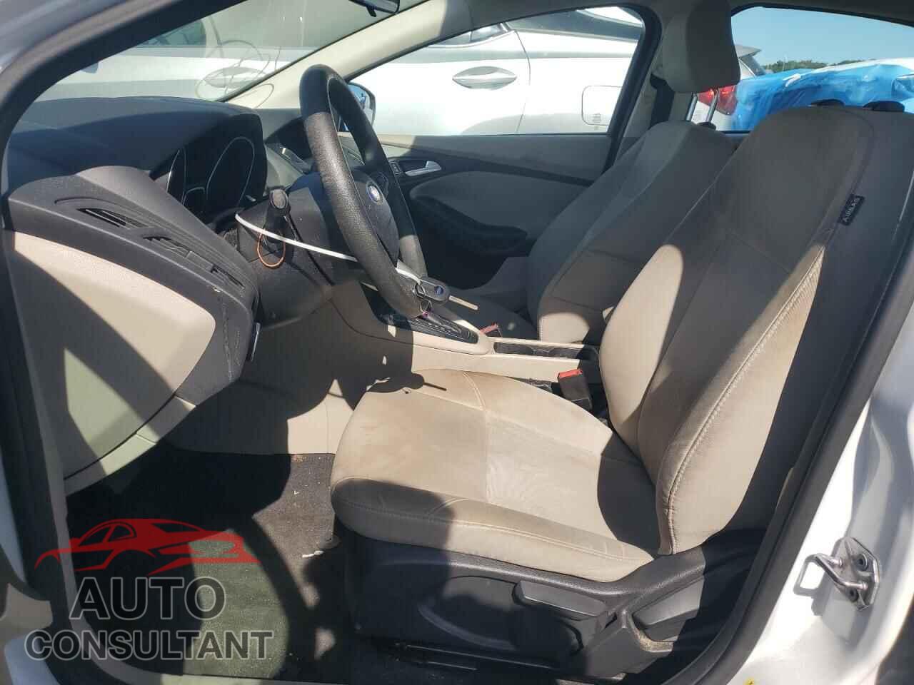 FORD FOCUS 2016 - 1FADP3K28GL356465