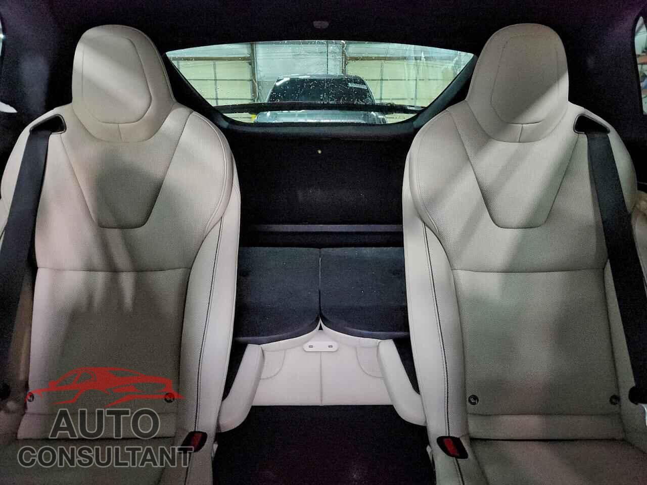 TESLA MODEL X 2024 - 7SAXCBE69RF449502