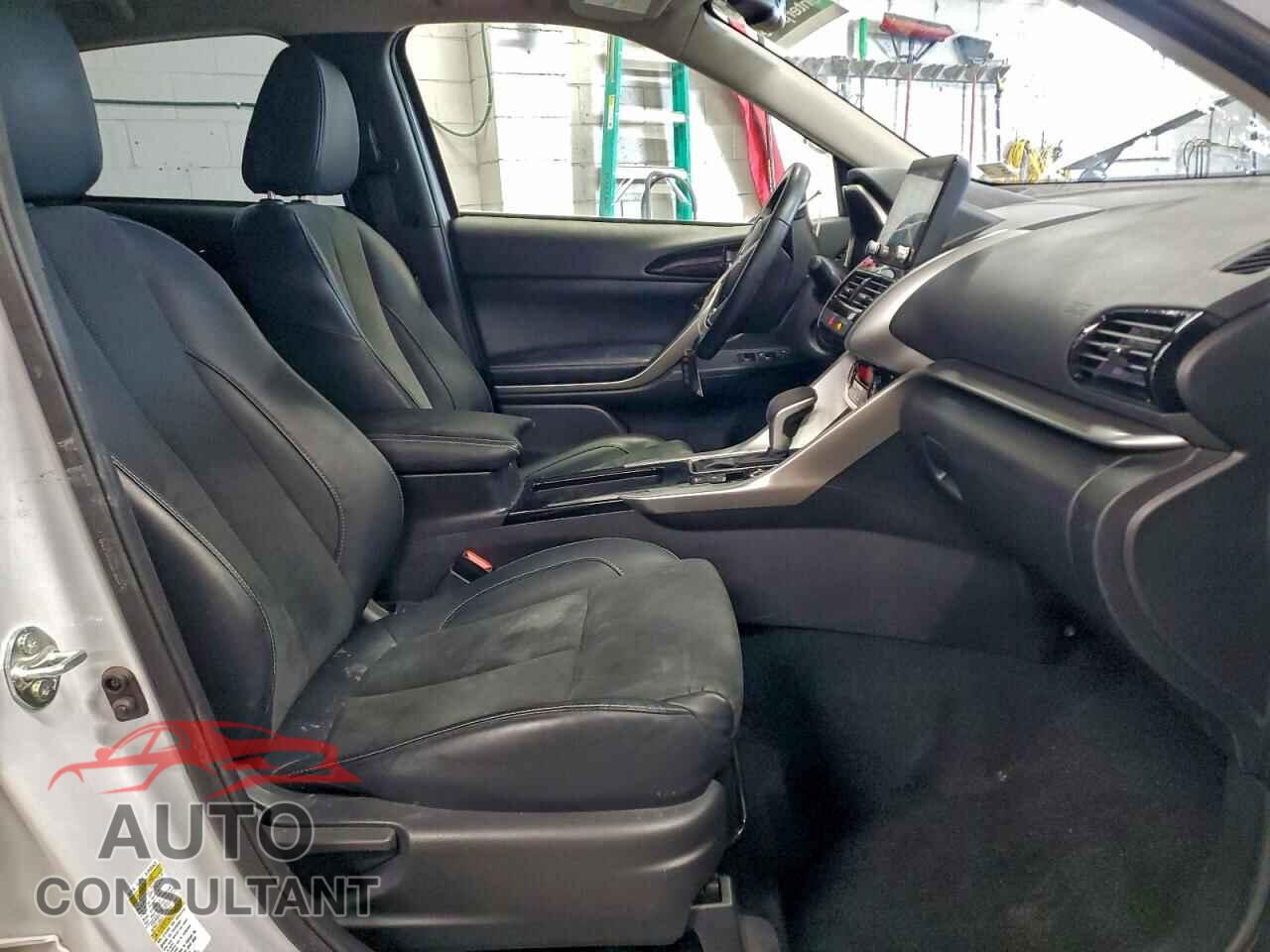 MITSUBISHI ECLIPSE 2024 - JA4ATWAA0RZ055136
