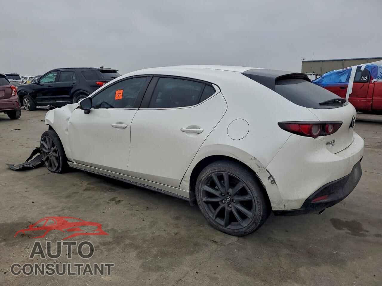 MAZDA 3 2021 - JM1BPBLL9M1402895