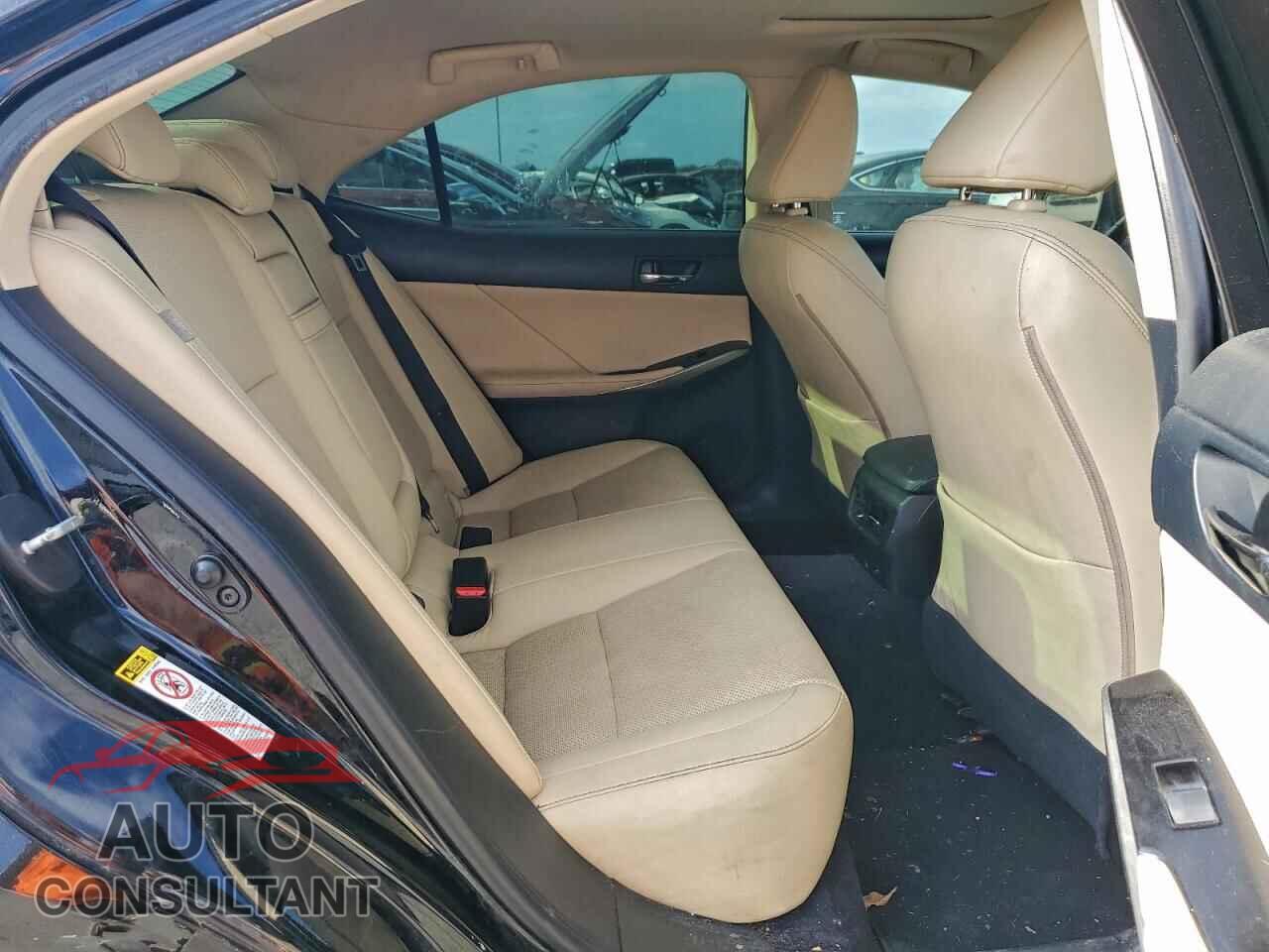 LEXUS IS 2014 - JTHBF1D20E5016717